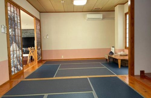 Okuma Villa | 【駐車場4台！】都会の喧騒から離れ大自然に囲まれた豪邸～大石林山への観光にも最適～