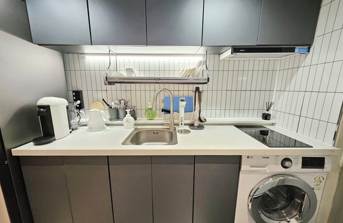 Yongin Apartment | 감성복층 주차무료 빔프로젝트 스탠바이미 명지대5분 용인대 에버랜드 용인민속촌 역북지구내 역북동 용인시청