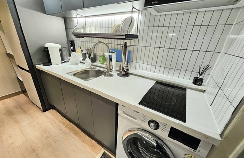 Yongin Apartment | 감성복층 주차무료 빔프로젝트 스탠바이미 명지대5분 용인대 에버랜드 용인민속촌 역북지구내 역북동 용인시청