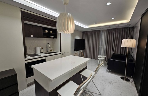 Seocho-dong Apartment | 강남 럭셔리 1.5룸 2베드