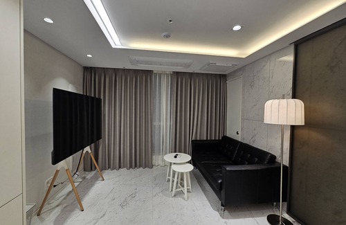 Seocho-dong Apartment | 강남 럭셔리 1.5룸 2베드
