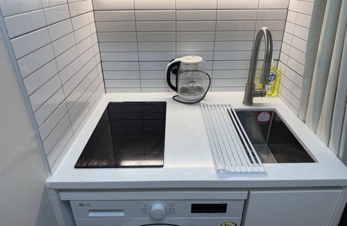 Seongsu Apartment | 일Atelier Seongsu Riverside Cherry Blossom Road Han River airport bus