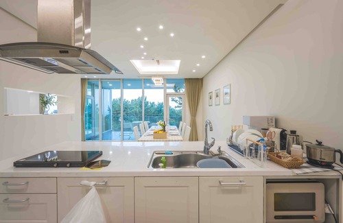 Haeundae House | 해운대 오션뷰120평 3개층 독채펜션/하루 오직 단 한 가족만이 예약가능/4대주차/넷플릭스/빔프로젝트/바베큐그릴