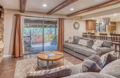 Summit Estates Cabin | 010 - Mj's Hideaway