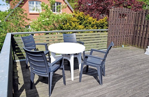 Putbus Apartment | 02 Ferienwohnung mit Sonnenterrasse - Rügener Ferienwohnungen in Beuchow