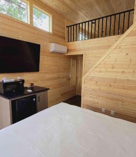 Valle Ski Chalet | 062A Brand New Cozy Cabin with Loft & King bed near Grand Canyon South Rim
