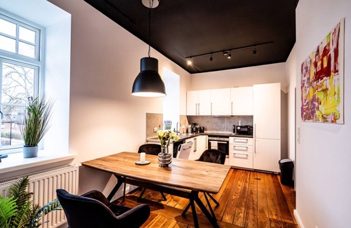 Brunsbuttel Apartment | 064 - 4 rooms - kitchen shower/bath - central