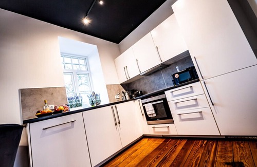 Brunsbuttel Apartment | 064 - 4 rooms - kitchen shower/bath - central