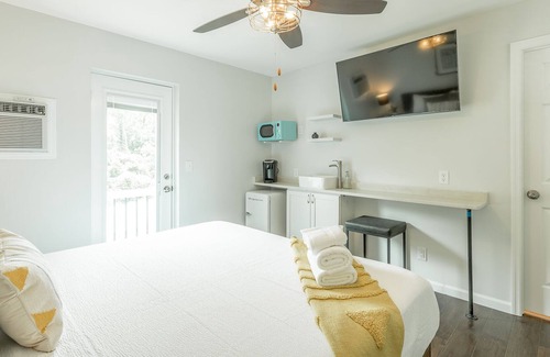 Chattanooga Cabin | 08: The Evans Room - A PMI Scenic City Vacation Rental