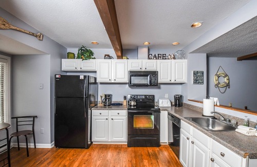 McHenry House | 08 Winding Way | Ski In/Out, Lake Views!