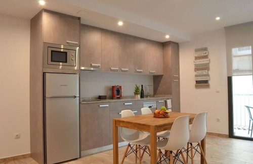 Roses Town Center Apartment | 1.1 NEW in center ROSES with WI-FI, AC and TV sat at 60 m MAR