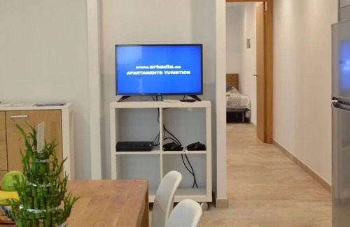 Roses Town Center Apartment | 1.1 NEW in center ROSES with WI-FI, AC and TV sat at 60 m MAR