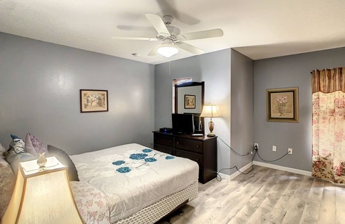 Crestwynd Bay House | 1.5 Miles to Disney,1600 sqft 3BR/2.5BA Townhome, Cost-effective!