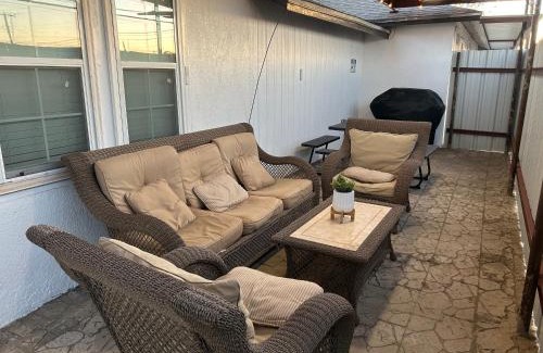 Midland House | #1 - 5BR 1BA - Unit A - Private Entire Home - WiFi