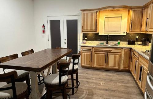 Midland House | #1 - 5BR 1BA - Unit A - Private Entire Home - WiFi