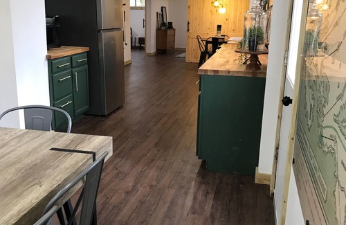 Augusta House | 1.9 Mile Walk to the Augusta National Clubhouse! Snazzy Basement Apartment!