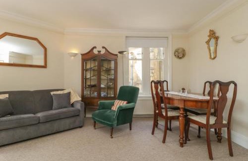 Sherborne Apartment | 1 Abbey Court