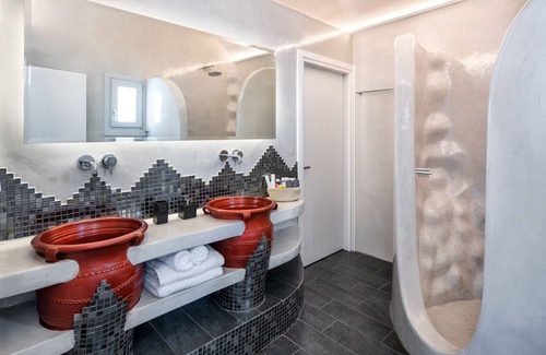 Vourvoulos House | 1 BD Grande Suite with Private Pool & Sea View - Siete Mares Luxury Suites