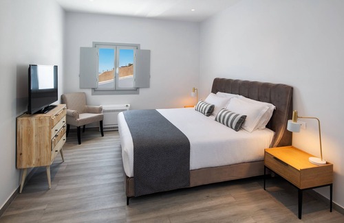 Vourvoulos House | 1 BD Grande Suite with Private Pool & Sea View - Siete Mares Luxury Suites