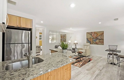 Reston House | 1 Bd Private BSMNT APT 20m DC 5min Dulles 2m Metro