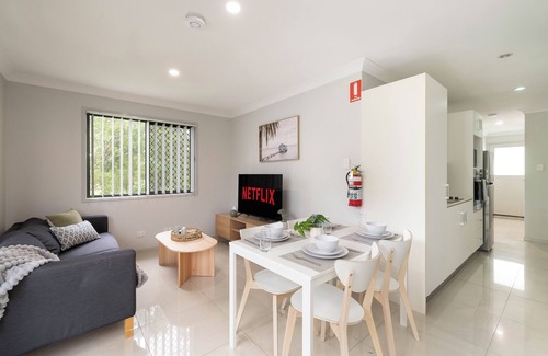 Rocklea Apartment | 1 Bdr Apt! Next to Park! Clean and Peaceful! 173B1