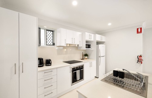 Rocklea Apartment | 1 Bdr Apt w/AC & Kitchen | Parking | 314F1