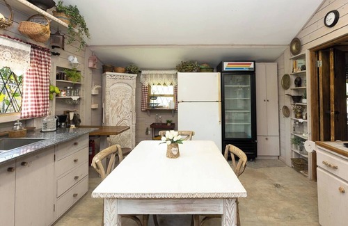 San Jose House | 1 bdr Cabin with ensuite π³ π π /Animal Sanctuary & Ranch π¦ π€