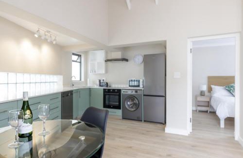 Scott Estate Apartment | 1 Bed 5 Min Walk to Beach With Private BBQ Courtyard