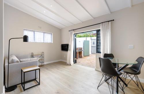 Scott Estate Apartment | 1 Bed 5 Min Walk to Beach With Private BBQ Courtyard