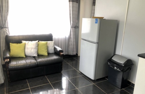 Mazowe Apartment | 1 bed apartment in Mount Pleasant Heights - 2014