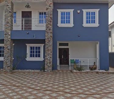 North Legon House | 1 Bed Apartment Sleeps 2 - Parking Garden Wifi