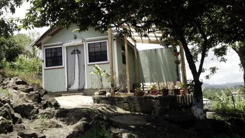 Vieux Fort Quarter House | 1 Bed Cabin - Sleeps 2 - Wifi