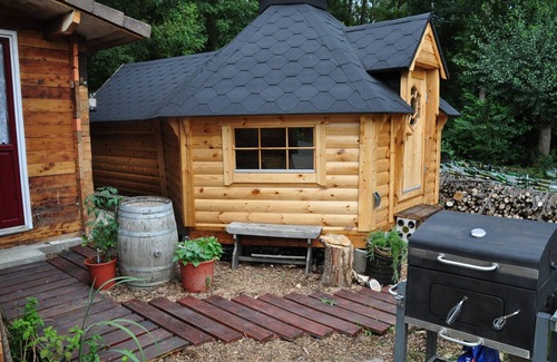Renac Cabin | 1 Bed Cabin - Sleeps 4 - Pets - Lake - Wifi