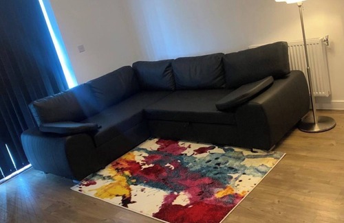 West Thurrock Apartment | 1 Bed Flat- Direct Links to Central London