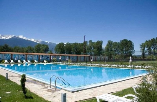 Shiligarnika Apartment | 1 Bed Flat - Sleeps 2 - Pets - Pool - Parking