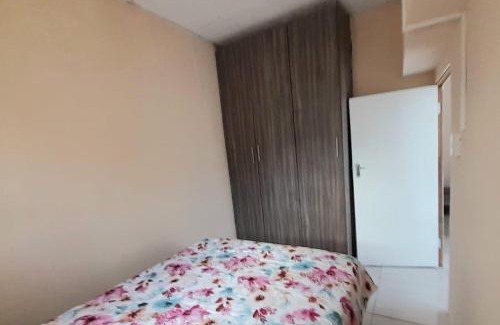 Newcastle Apartment | 1 Bed Flat - Sleeps 2 - Parking - Wifi