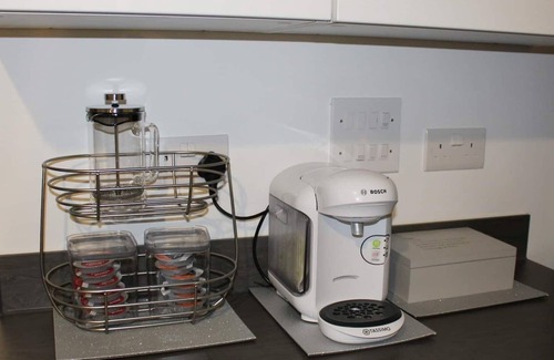 Peterborough House | 1-Bed House - Sleeps 2 - Parking, Wifi