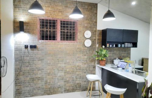 Zamboanga House | 1 Bed House - Sleeps 2 - Pets - Parking - Wifi