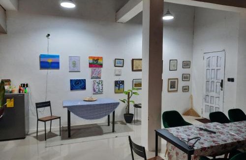 Zamboanga House | 1 Bed House - Sleeps 2 - Pets - Parking - Wifi