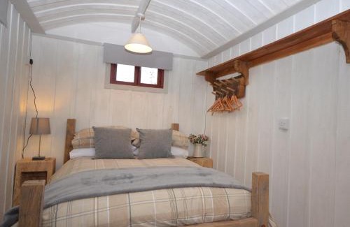 Tiverton House | 1 Bed in Bickleigh 53296