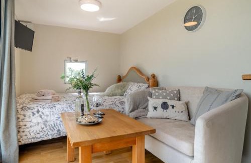 Brecon House | 1 Bed in Brecon 92245