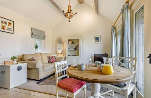 Kemble House | 1 Bed in Cirencester 57684