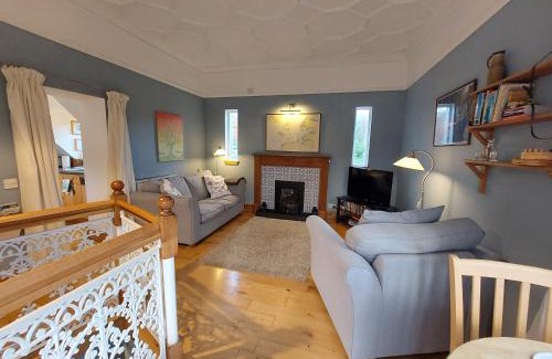 Salen House | 1 Bed Lodge - Sleeps 2 - Parking - Wifi