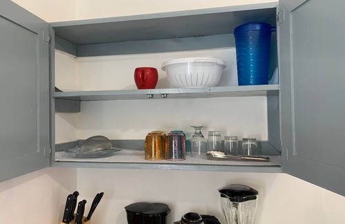 Orange Hill Apartment | 1 Bed Studio Apt - Parking, Wifi, Mountain Views