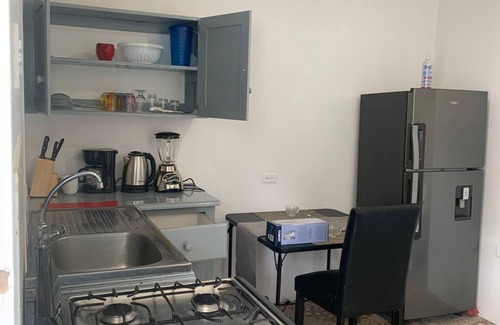 Orange Hill Apartment | 1 Bed Studio Apt - Parking, Wifi, Mountain Views