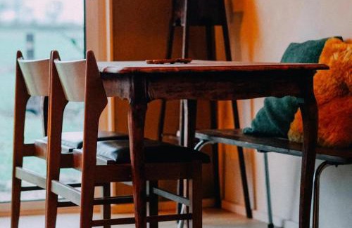 Jemelle House | 1 Bed Tiny House Sleeps 2 -Hot Tub -Coal Fireplace