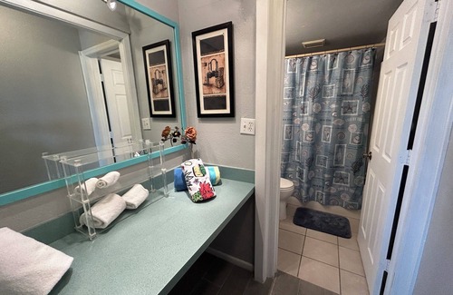 Cocoa Beach Apartment | 1 bedroom 1 bath full kitchen 2 twin beds