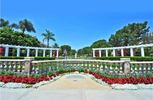 University City House | 1 Bedroom 1 Bathroom Townhouse in UC San Diego / Renaissance La Jolla