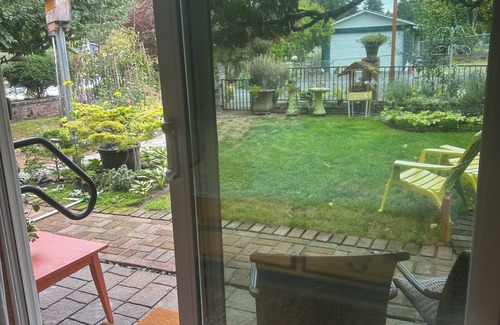 Des Moines House | 1-Bedroom-2PAX-“Helen’s Garden House”🏡Minutes from airport@Des Moines-Seattle WA