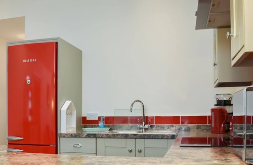 Holland-On-Sea Cottage | 1 bedroom accommodation in Holland-on-Sea